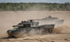 Không được bù đắp tương xứng, Slovakia chưa chuyển xe tăng cho Ukraine