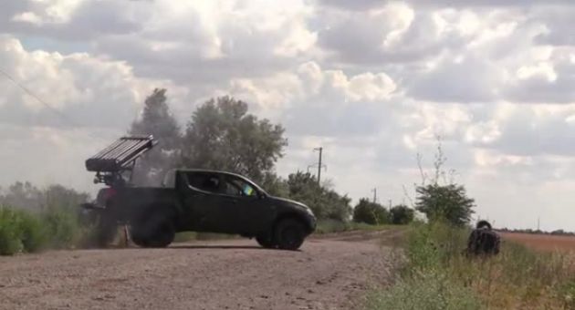 Ukraine khoe pháo phản lực dùng ống phóng rocket từ trực thăng Nga