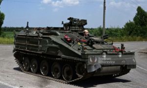Vũ khí nước ngoài liên tục đổ về, tiếp sức cho đà phản công của Ukraine
