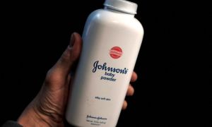 Johnson & Johnson dừng bán phấn rôm trẻ em trên toàn cầu