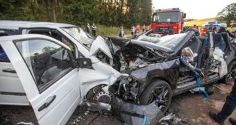 Đức: Xe tự lái gây tai nạn nghiêm trọng, 10 người thương vong