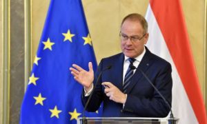 Hungary đưa ra các cam kết và thay đổi luật để nhận được tiền tài trợ từ EU