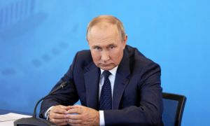 Chiến sự Nga - Ukraine: Ông Putin khó cả trong lẫn ngoài
