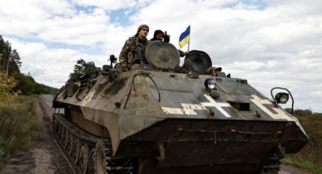 Ukraine nói phá vỡ hệ thống phòng thủ Nga ở phía nam, tiến về phía đông