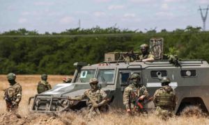 Ukraine nói Nga điều thêm quân tới Kherson để chặn đà phản công