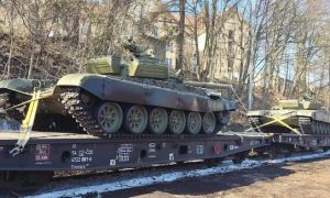 Tăng chủ lực T-72 Avenger do Séc viện trợ đang trên đường đến Ukraine