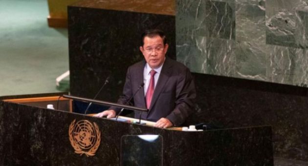 Khác Việt Nam và Lào, Campuchia và ông Hun Sen được khen vì ủng hộ Ukraine