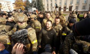 Tổng thống Zelensky tới Kherson: 'Cảm ơn NATO, HIMARS đến từ Mỹ đã tạo khác...