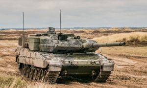 Nga lồng lộn cay cú chỉ trích việc Đức cung cấp xe tăng cho Ukraine là leo...