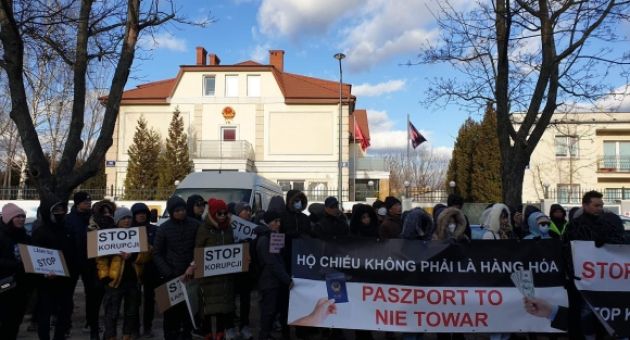 Người Việt ở Ba Lan biểu tình: Đúng nguyên lý cách mạng!