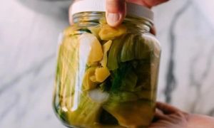 4 nhóm thực phẩm mà WHO cảnh báo dễ chứa độc tố botulinum nguy hiểm, 3 món hay...