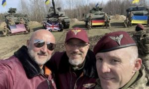 Hình ảnh những chiếc xe tăng chủ lực đầu tiên của Anh bàn giao cho Ukraine