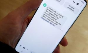 Một phụ nữ Đức nhận tin nhắn SMS ngân hàng giả và đột nhiên tiền được chuyển...