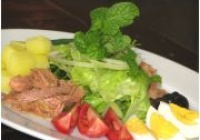 Tươi mát ngày nắng hanh với Salad cá ngừ