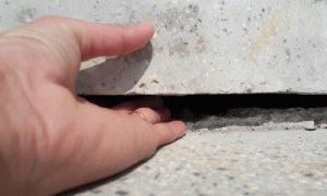 Tượng đài nứt có 'ý đồ', đánh nhau mới… năng động