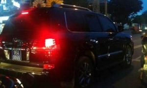 Phó chủ tịch tỉnh bất ngờ đem xe riêng hạng sang sung công quỹ