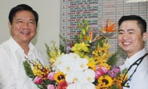 Tin khó tin: Trầm trọng nợ công, nợ xấu và bác sĩ không biên chế