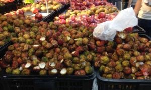 Hình ảnh khó tin của một số người Việt tại siêu thị