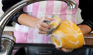 Bác sĩ Đức khuyến cáo: Có thể mắc ung thư vì cách rửa bát không đúng