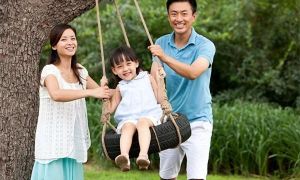 Muốn con giỏi giang, cha mẹ đừng quên chơi chung với bé