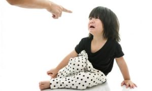 Bị dọa nạt nhiều, trẻ sẽ trơ lỳ cảm xúc