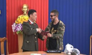 Du khách Đức nhận lại tài sản bị mất tại Việt Nam nhờ mạng xã hội