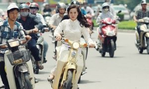 /thumb/thumb.php?src=images/stories/content/2016/12/nguoi-viet-nong-tinh-vi-di-xe-may.jpg&w=300&h=180&zc=1&q=80&a=c