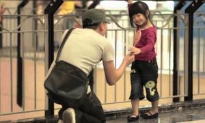 10 bài học cha mẹ nhất định phải trang bị cho con để tránh bị bắt cóc