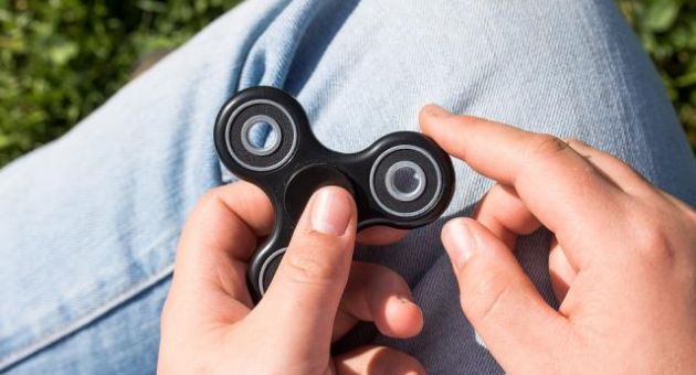Món đồ chơi thời thượng spinner: Nguy hiểm không ngờ Cha Mẹ cần phải biết để...