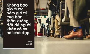 Nữ giám đốc đưa thẻ tín dụng cho người ăn xin gặp ngoài đường và bài học về...