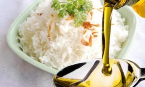 Công dụng bất ngờ khi cho một thìa dầu dừa vào gạo rồi nấu cơm, bạn đã biết...