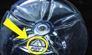2 bí mật về chai nhựa đựng nước mà nhiều người sẽ ước rằng