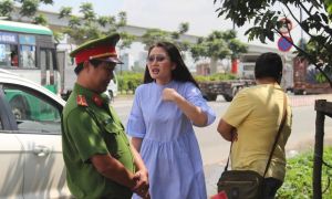 Chỉ qua sự cố giao thông, nhiều sao Việt bộc lộ bản chất hung hăng, ảo tưởng?