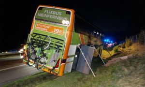 Đức : Lái xe bị điều tra trong vụ tai nạn xe khiến 1 người chết, hàng chục...