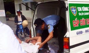 Người đàn ông chi tiền tỷ mua 3 ô tô, chở người bị nạn miễn phí