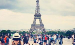 Vợ Việt nơi đất khách: Kỳ 1: Trần trụi ở.... Paris