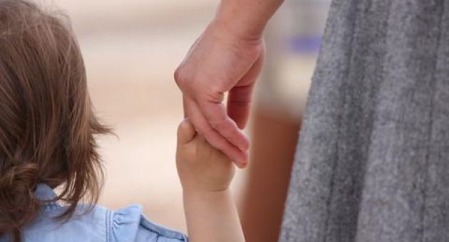 Có được nhận con nuôi nếu đã có con ruột?