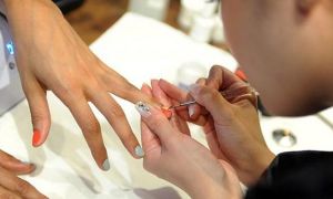 Làm Nail - Nghề đối mặt với một sát thủ thầm lặng