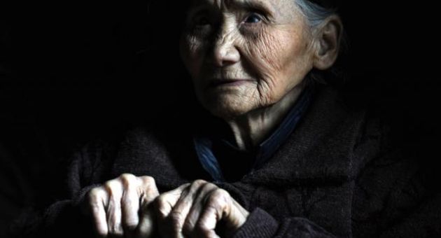 “Mẹ già rồi, hãy bao dung mẹ hơn” – bức thư khiến hàng triệu người làm con...