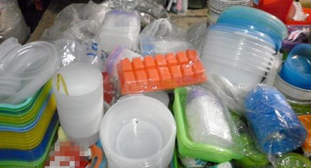 Tuyệt đối không sử dụng vật dụng này để đựng thức ăn nóng