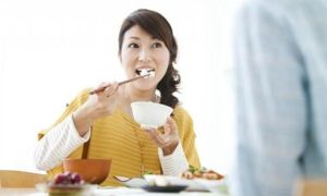 Người phụ nữ 30 tuổi qua đời vì ung thư thực quản, bác sĩ cảnh báo một thói...