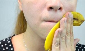Bạn đã biết hết những công dụng làm đẹp thần kỳ của vỏ chuối chưa?