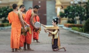 Phúc họa đời người đều là tự thân mình chiêu mời đến
