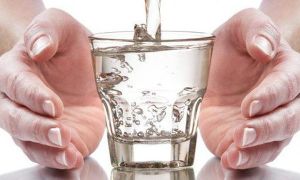 Uống nước sôi để nguội, đun đi đun lại gây ung thư? Đây là câu trả lời bạn cần...