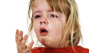 Thức ăn bị nghẹn ở cổ họng, đừng vỗ sau lưng, hãy áp dụng cách này, đã cứu...