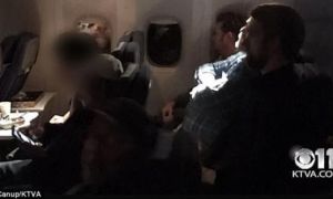 Hành khách gốc Việt ‘làm loạn’, chuyến bay chở hơn 200 hành khách của Mỹ phải...