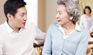 5 việc không nên chần chừ nếu cha mẹ bạn đã ngoài 60