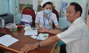 Mẹo phòng tránh cao huyết áp khi vui chơi Tết
