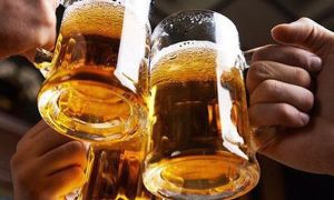 Sau bữa cơm đãi khách, 2 nhân viên mới lập tức bị đuổi việc: Lý do ai cũng nên...