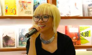 Ngày 8/3: 'Đừng tổ chức lễ lạt xoa đầu chị em nữa'